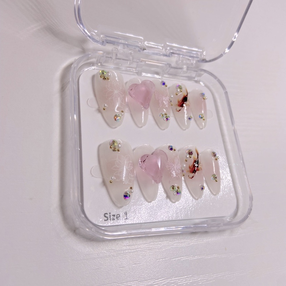 B235 PRESS ON NAILS